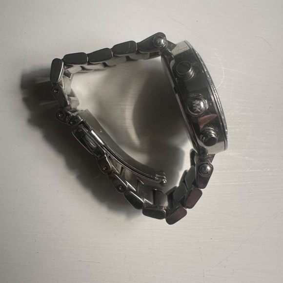 Michael Kors Women's Watch (LIMITED Edition!) - Picture 3 of 3